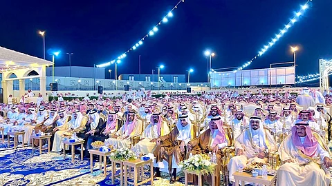 بالصور.. "زواج المظافرة" يقلص 70% من التكاليف ويزف 28 شاباً وفتاة في نسخته الثامنة
