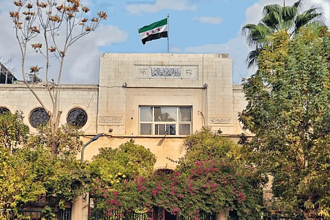 الصحة السورية ترسل قافلة مساعدات طبية إلى محافظة السويداء