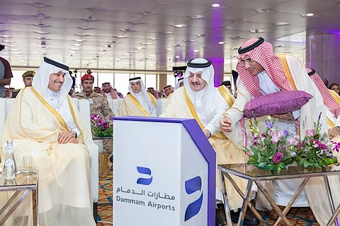أمير الشرقية يدشّن المخطط العام لمطار الملك فهد ويفتتح مشاريع بـ1.6 مليار ريال
