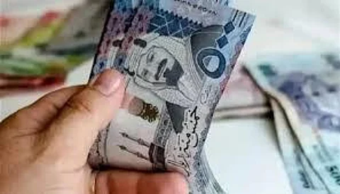 محلل مالي: 70% من القروض الحسنة تُمنح خارج الأطر المؤسسية.. والنتيجة تعثّر وتبديد