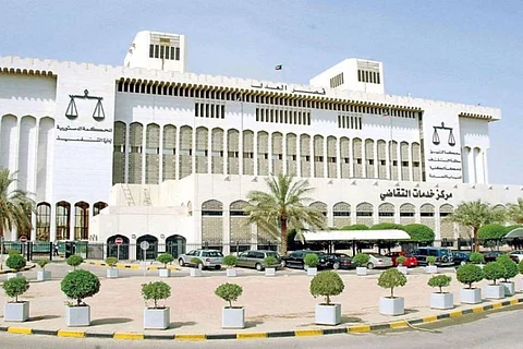 الكويت..مدير مالي "مصري" يختلس ملايين جمعية المعلمين.. والحكم عليه بـ 10 سنوات وغرامة مليون دينار