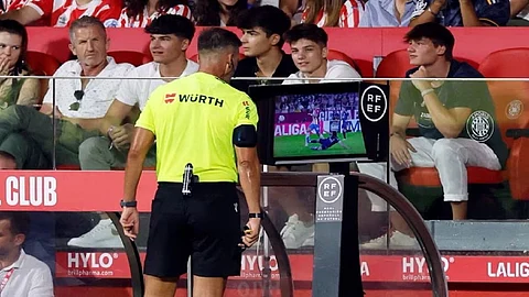 لتقليل الجدل وتحقيق الشفافية.. الدوري الإسباني يعلن تفسير قرارات الحكام علنًا للجماهير