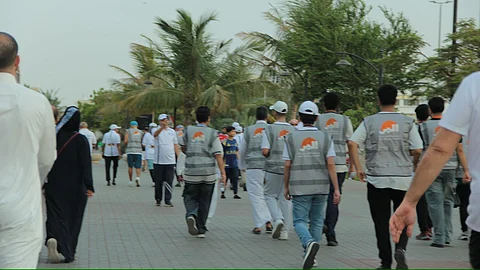 جانب من فعالية المشي على ممشى اليمامة بجدة