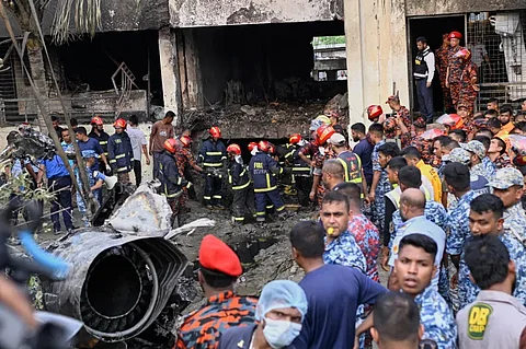 ارتفاع حصيلة ضحايا تحطم طائرة عسكرية في بنجلاديش إلى 27 شخصًا