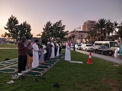 هيئة الأمر بالمعروف بجدة تفعّل المصلى المتنقل بالكورنيش والحدائق العامة