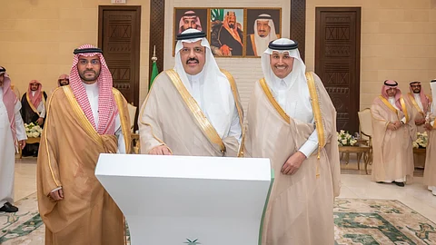 بتكلفة تتجاوز 47 مليون ريال.. أمير حائل يدشّن 13 مشروعًا لتحسين شبكة الطرق بطول 358 كلم