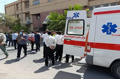 إيران تتهم إسرائيل بالوقوف خلف هجوم دامٍ على مبنى القضاء في زاهدان