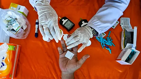 فحص طبي لمرضى السكري_أرشيف