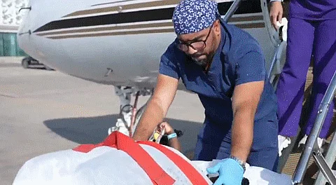 التوأم السيامي الجامايكي يصل الرياض استجابة لتوجيهات القيادة