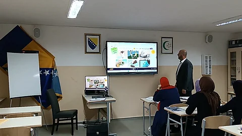 الندوة العالمية للشباب الإسلامي تعلن تخريج 30 معلماً في برنامج تدريب معلمي اللغة العربية حول العالم