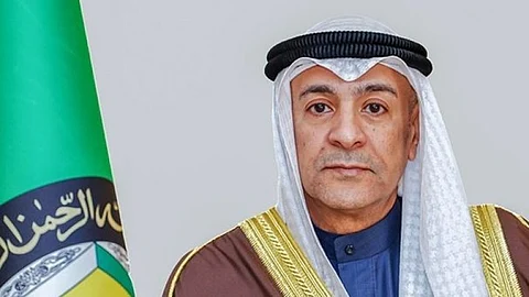 "أمين مجلس التعاون" يدعو جميع الدول إلى الانضمام لتحالف حل الدولتين والاعتراف بدولة فلسطين