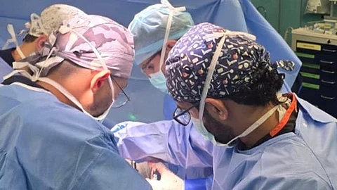 تصحيح انحراف حاد في العمود الفقري لطفلة بمدينة الملك سلمان الطبية.. وغادرت المستشفى بصحة جيدة