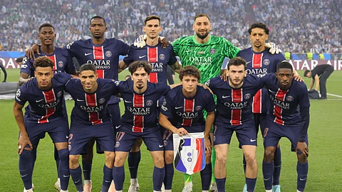 اليويفا يغرّم باريس سان جيرمان 148 ألف يورو ويحظر بيع تذاكره خارج أرضه لمباراة واحدة