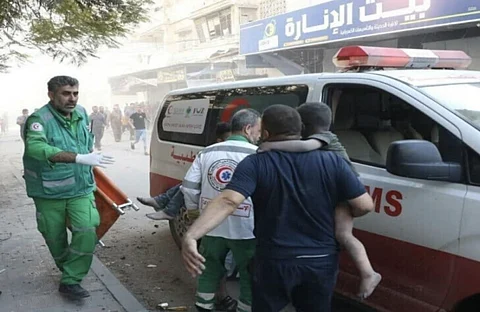 مستشفيات غزة تغرق بالإصابات وأعداد المرضى تفوق القدرة الاستيعابية