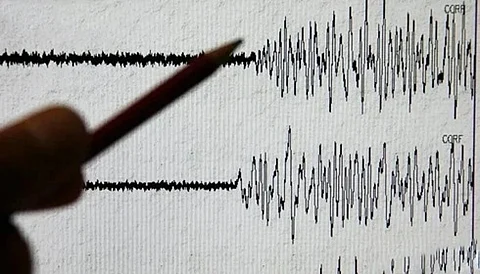 زلزال يضرب منطقة هندوكوش في أفغانستان بقوة 5.5 درجة ريختر