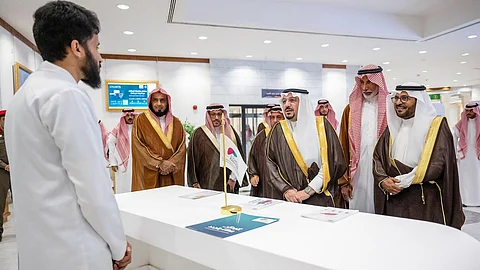 أمير القصيم يدشّن انطلاقة "ابتسامة العافية".. وقطار كبدك يجوب المملكة للتوعية في يوم التهاب الكبد