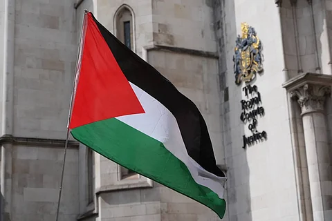 الحكومة الفلسطينية تناشد بفتح معابر غزة وتحيي جهود الإغاثة الجوية الدولية