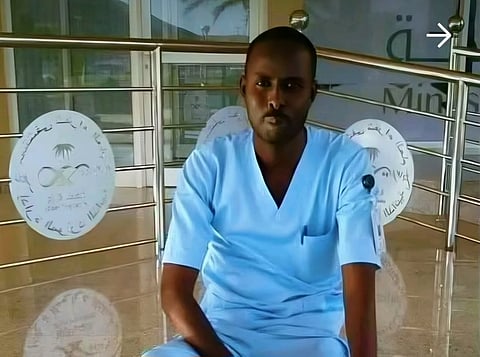 وفاة طبيب وزوجته الطبيبة داخل مركبتهما أثناء انتظار وجبة طعام في الرياض