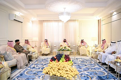 أمير جازان يزور الدكتور عصام المدخلي في صامطة ويؤكد عمق العلاقة بين القيادة والمواطنين