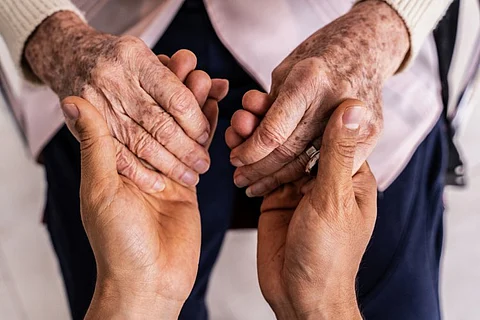 فريق علمي صيني: الجسم يبدأ "الانهيار البيولوجي" عند الـ30.. والتراجع الجسدي بين سن 45 و55 عامًا