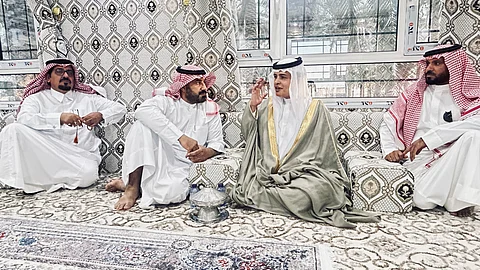 "برازيلي" يعتنق الإسلام ويختار حائل موطنًا جديدًا.. ويبدأ رحلة الاستقرار في "نظيم بقعاء"