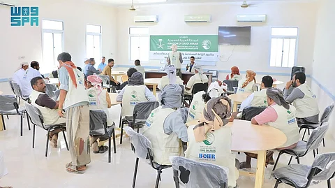 مركز الملك سلمان للإغاثة يرفع قدرات 450 مزارعًا ويوزع آلاف السلال الغذائية في 4 دول