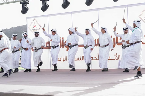 تنظمه بلدية بلحمر في نسخته الرابعة .. مهرجان السمن والسمين يجذب زوار عسير
