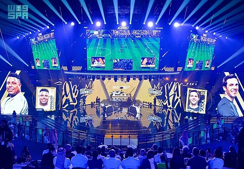 كأس العالم للرياضات الإلكترونية 2025 بالرياض: كاكا يتفوق على رونالدو في مواجهة استعراضية
