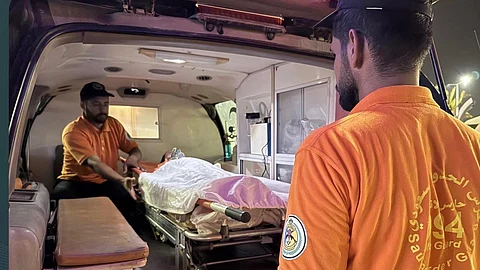 حرس الحدود في ينبع ينقذ طفلة من الغرق وينقلها إلى المستشفى لتلقي الرعاية الطبية
