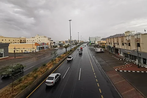 الأرصاد يحذر: أمطار غزيرة وسيول وأتربة على نجران حتى السبت
