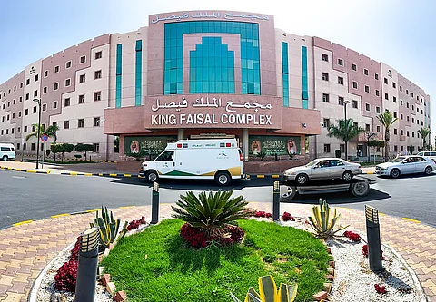 إنجاز طبي في الطائف: ولادة طفل بعد 17 عامًا من الانتظار في مركز تأخر الإنجاب