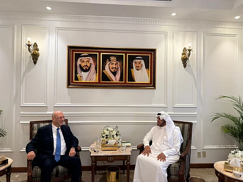 المندوب السعودي لدى "التعاون الإسلامي" يبحث تعزيز العمل المشترك مع نظيره المصري