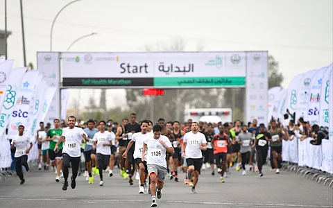 برعاية محافظ الطائف.. انطلاق الماراثون الصحي الأول بمسافة 21 كم وبمشاركة 1500 متسابق ومتسابقة