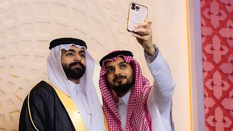 "العلواني" يحتفل بزفاف نجله عبدالعزيز في صامطة