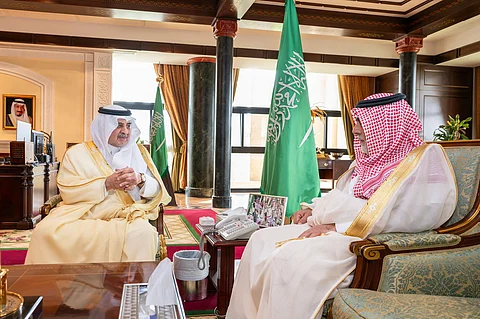 رسميًا.. أمير تبوك يطّلع على تقرير انطلاقة العام الدراسي ويوجّه بدعم البيئة التعليمية