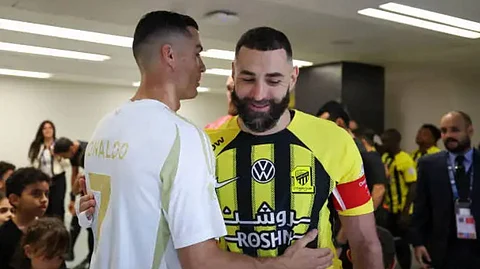 كريستيانو رونالدو وكريم بنزيما خلال لقاء سابق جمع النصر والاتحاد