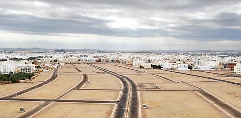 اللائحة الجديدة لرسوم الأراضي البيضاء: شمول جميع الاستخدامات وشرائح تصل إلى 10%