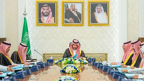 برئاسة ولي العهد.. مجلس الوزراء يدين بأشد العبارات تصريحات رئيس الوزراء الإسرائيلي بشأن ما يُسمى "رؤية إسرائيل الكبرى"
