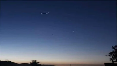 "فلكية جدة": مثلث سماوي يتكوّن فجر الأربعاء