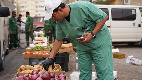 أمانة الرياض تغلق 124 منشأة وتتلف 6 أطنان أغذية فاسدة في منفوحة
