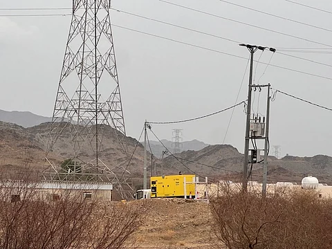 "الأمطار تقطع الكهرباء عن قرى سبت الجارة.. ومولدات احتياطية تعيد الخدمة جزئيًا"