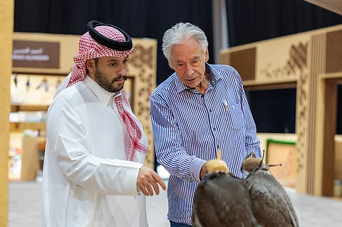 مزرعة "كورد" الألمانية تبيع كامل إنتاجها بخامس يوم لعرضها بالمزاد الدولي لمزارع إنتاج الصقور 2025