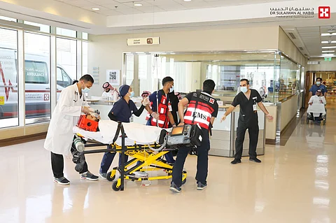 مستشفى الدكتور سليمان الحبيب بالخبر ينقذ حياة "عشريني" تعرض لحادث دهس مروع