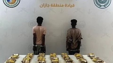 الإطاحة بمروجين في جازان والحدود الشمالية بحوزتهم 44 كجم حشيش و"شبو" مخدر