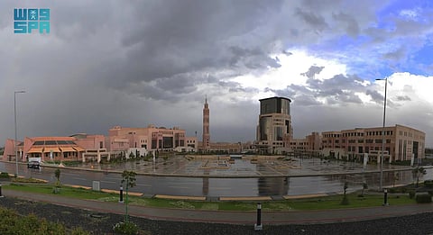 تعليق الدراسة الحضورية في جامعة الملك خالد غدًا الأحد