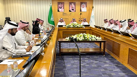 مدير تعليم الطائف يشدد على التميز والانضباط ويناقش آخر استعدادات العام الدراسي الجديد