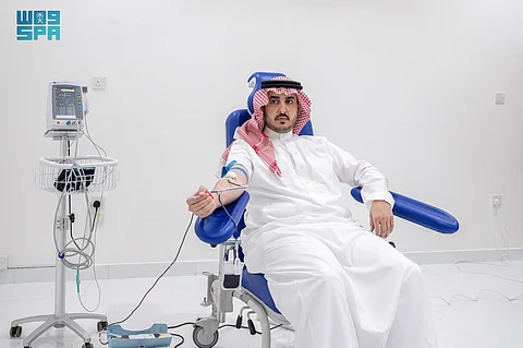 أمير منطقة الجوف ونائبه يشاركان في الحملة الوطنية للتبرع بالدم التي أطلقها سمو ولي العهد