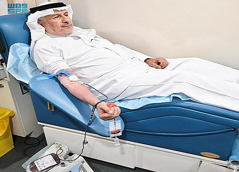 الربيعة ومنسوبو مركز الملك سلمان للإغاثة يشاركون في الحملة الوطنية للتبرع بالدم