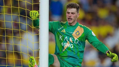 مدرب الفريق "خيسوس" يرفض استمرار "بينتو" في النصر