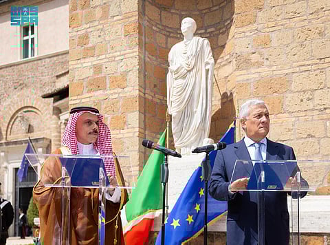 روما .. وزير الخارجية يلتقي نظيره الإيطالي ويعقدان جلسة مباحثات رسمية